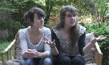 Portrait de Manon et Sarah Br&ucirc;l&eacute;, Les Arbres naissent sous terre 
