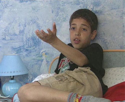 Algérie, des enfants parlent de Kamal Dehane