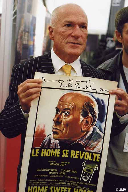 Portrait de Benoît Lamy avec l'affiche du film Home Sweet Home