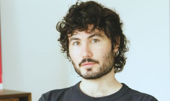 Alexis Langlois : “Parfois, il faut faire un pas de côté pour parler plus intimement aux gens