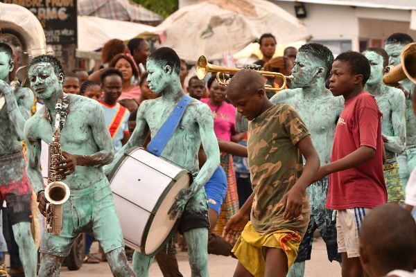 Kinshasa Now, une œuvre en VR pour découvrir la vie des enfants de la rue de Kin