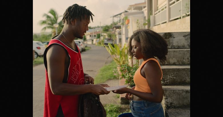 Tjenbe red de Chloé Léonil