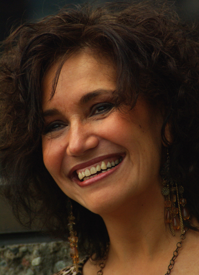 Beatriz Flores Silva