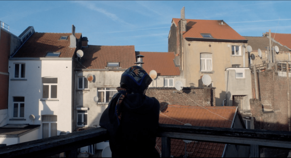 Un avion dans le ciel